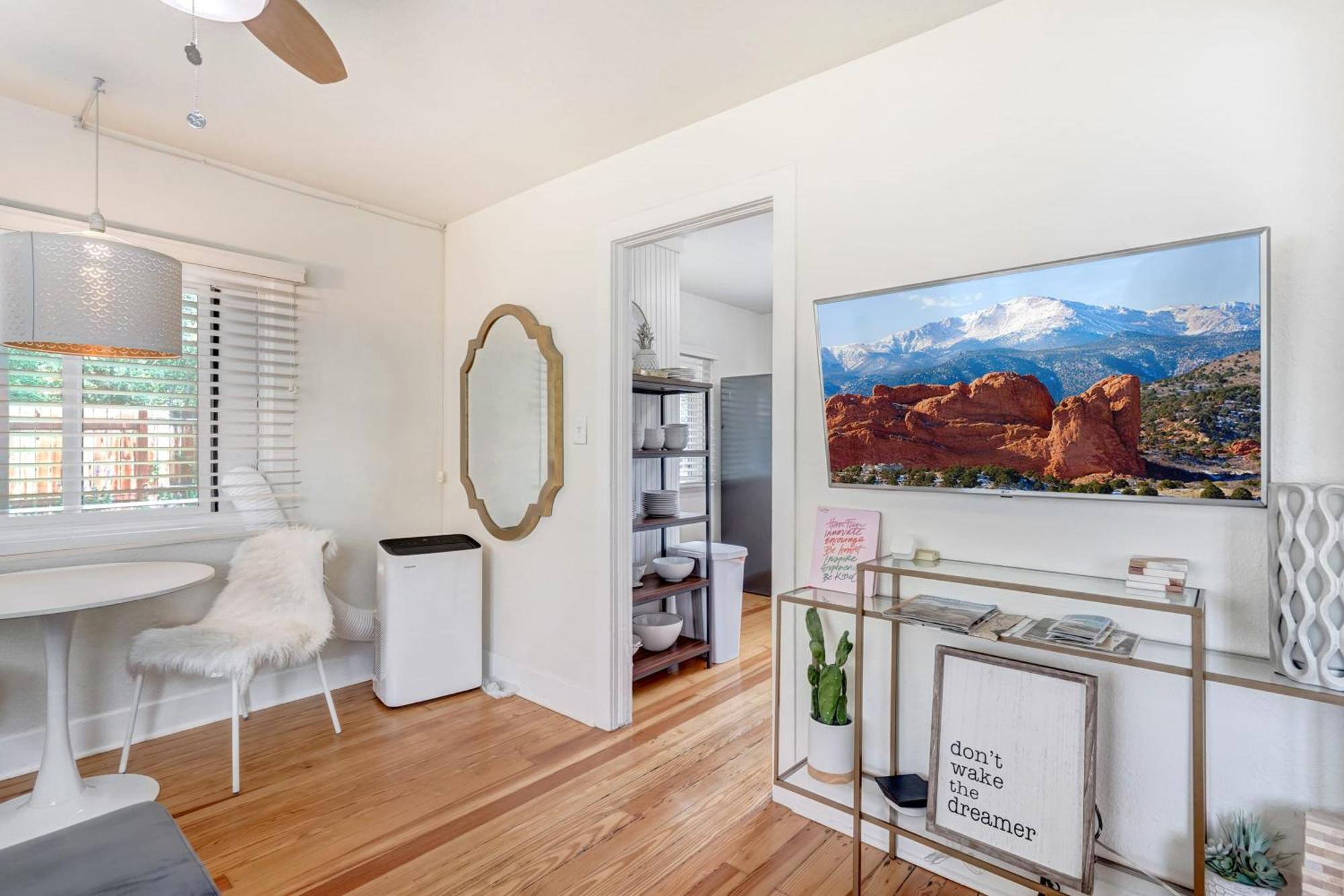 Vintage Tiny House Cute 1Bdrm Big Appeal Villa Colorado Springs Dış mekan fotoğraf